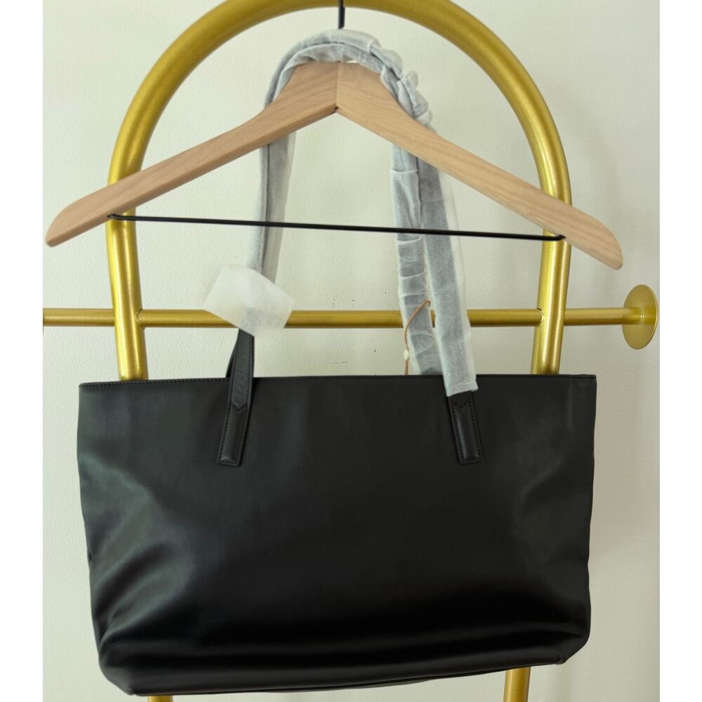 Quince NEW Classic Italian Leather Tote, Black - Picture 5 of 11